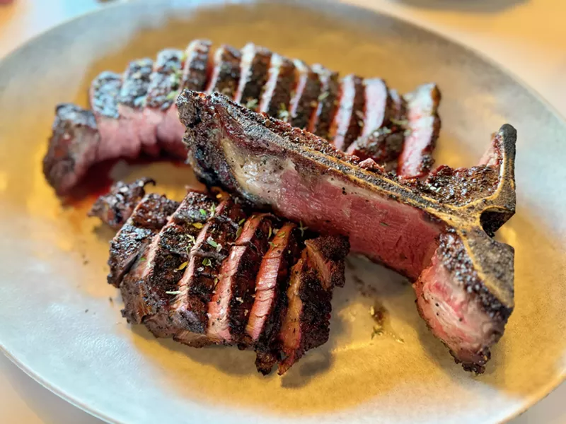 Image: Which Dallas restaurants are all sizzle, no steak?