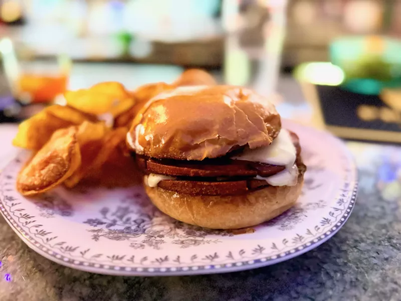 Image: bologna sandwich at Ye Old Scarlet Pumpernickle