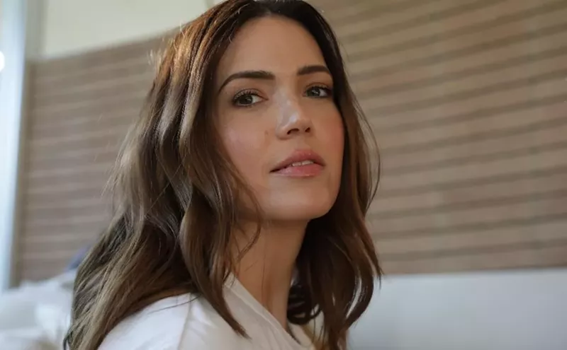 Image: Before Her Tour, a Pregnant Mandy Moore Predicted That COVID Was in Her Family’s Future