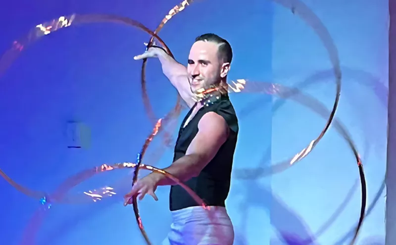 Image: Cabaret-Style Show Invites Deaf Artists, Allies to Have Their Main Character Moment