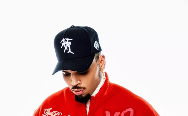 Image: Chris Brown Soared Through the Air and Sang Too Many Hits at Arlington Show
