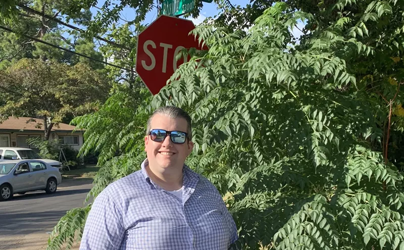 Image: Dallas Is a Pothole Hellscape. This Man is On A Mission to Fix That