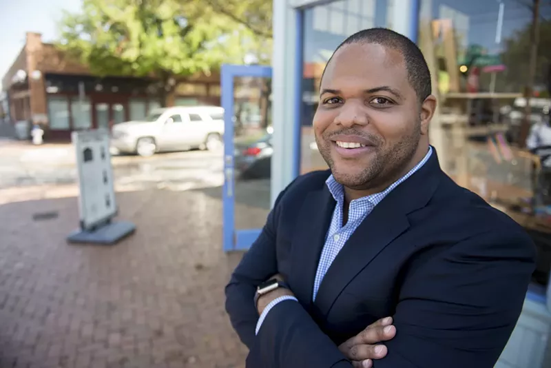 Image: Dallas Mayor Eric Johnson is calling for "common sense gun reform."