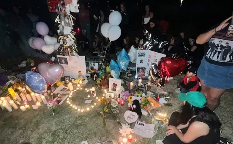Image: Dallas One Direction Fans Hold Candlelight Memorial for Liam Payne