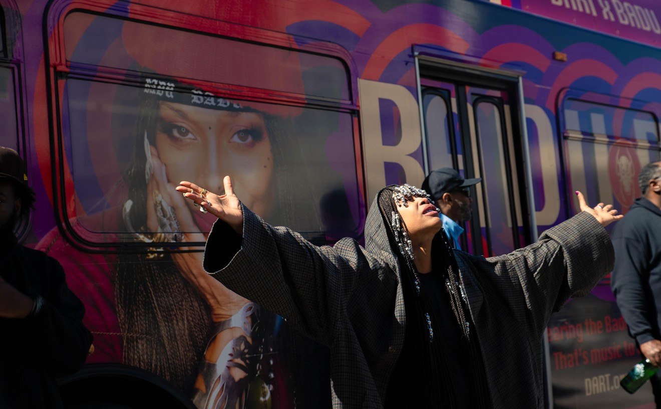 DART Unveils Buses Honoring Erykah Badu