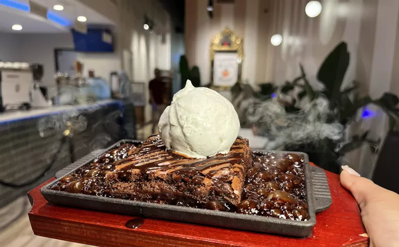 Image: Dessert Avenue's 32-Page Menu Is a Sugar-Lover’s Dream