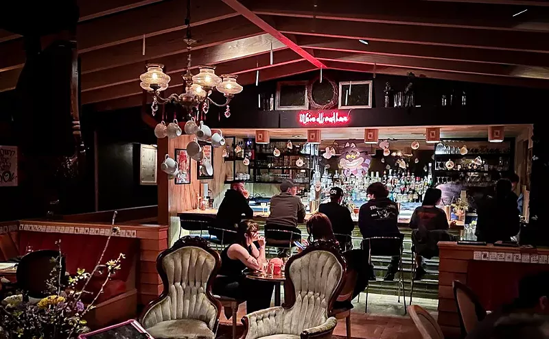Image: Drink Me, Says the Bar: Exploring Apothecary's Alice in Wonderland Pop-Up