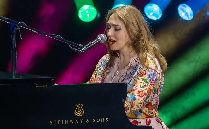 Image: For Her First Dallas Show in 16 Years, Regina Spektor Bends Time to Her Will