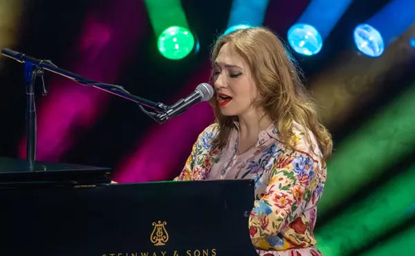 Image: For Her First Dallas Show in 16 Years, Regina Spektor Bends Time to Her Will