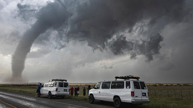 Extreme Tornado Tours travel across
Oklahoma and Texas scouting for twisters.
