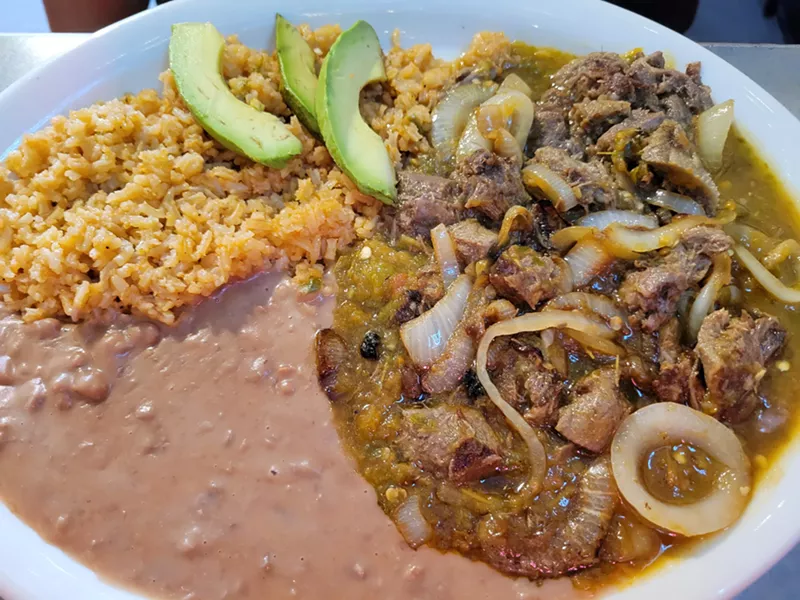 Image: The lengua guisada at Gonzalez has outlasted flip phones.