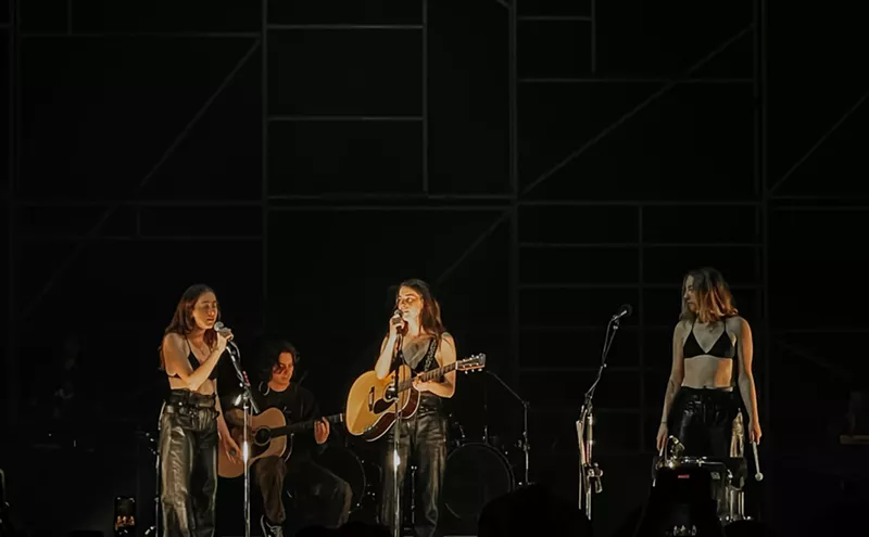 Image: HAIM Brings Their Carefree California Rock to Irving