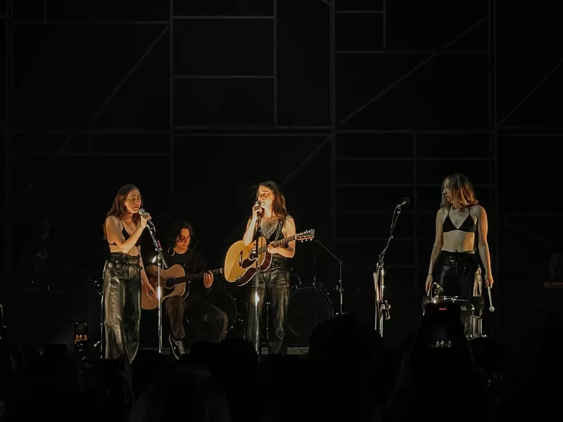 Image: The HAIM sisters brought an effortlessly cool quality reminiscent of '70s West Coast rock to Irving.