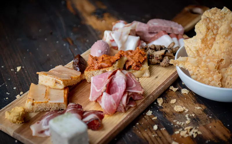 Image: Hey, Mavs' Draft Pick Dereck Lively, Here Are the Best Food Spots in Dallas