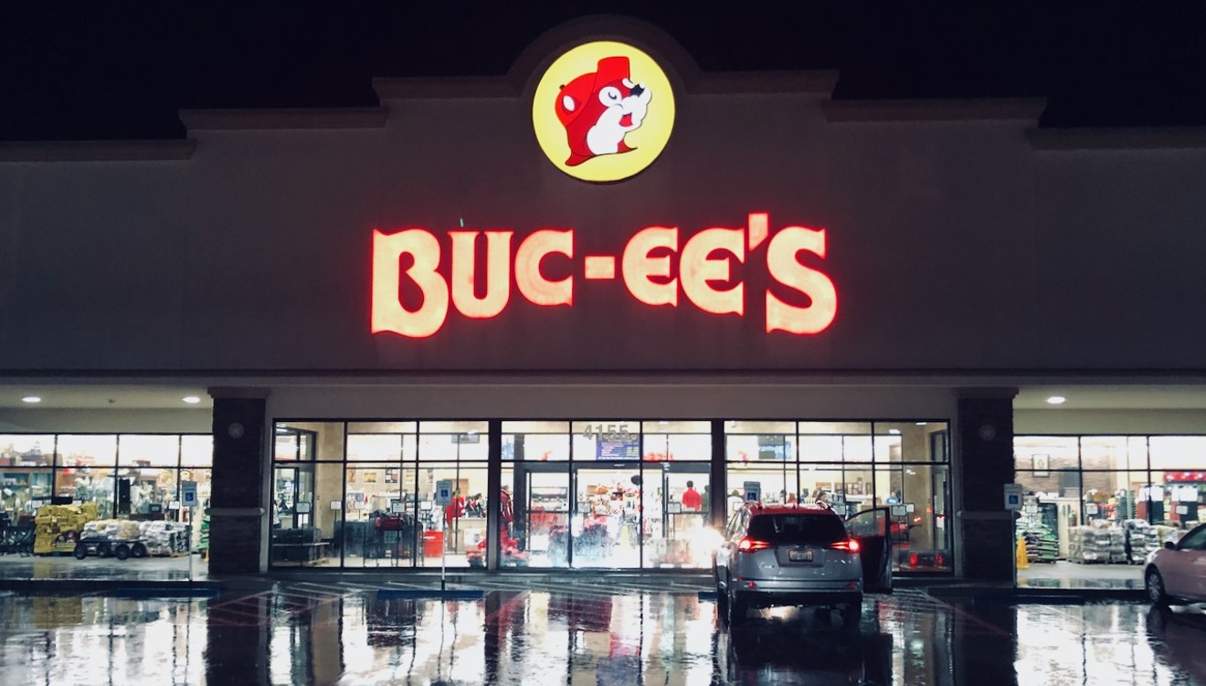 The Buc-ee's brand is a Texas institution but it wants to be other states' place to go to for gas, homemade jerky and Beaver Nuggets.