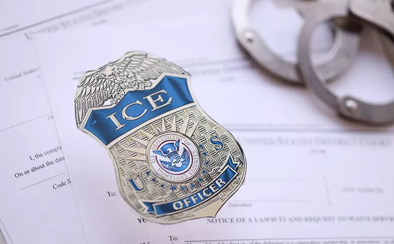 Image: Readers Respond: Cheers for Volunteers Keeping an Eye on ICE