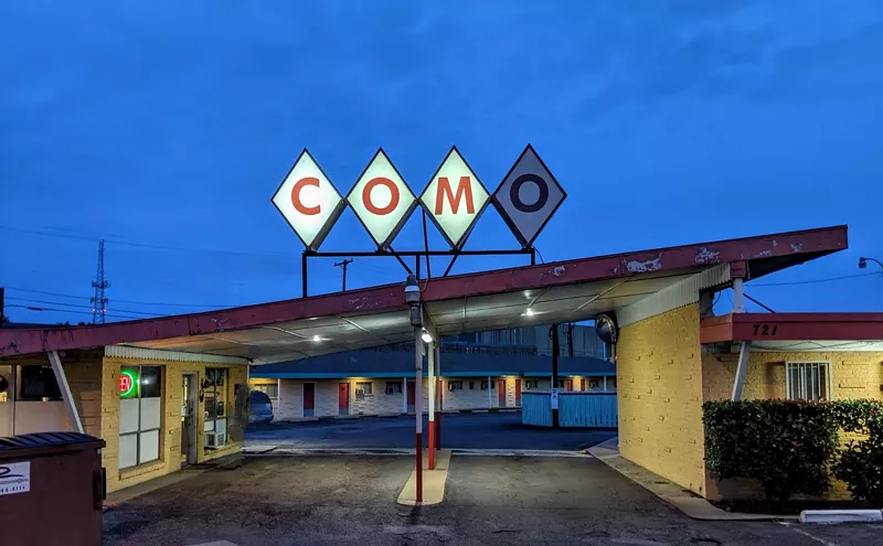 Image: Richardson Residents Are Rallying To Save the Como Motel