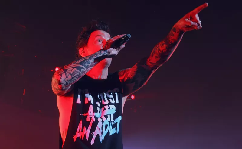 Image: Simple Plan, Bowling for Soup Turn Back Time for Emo Extravaganza in Irving