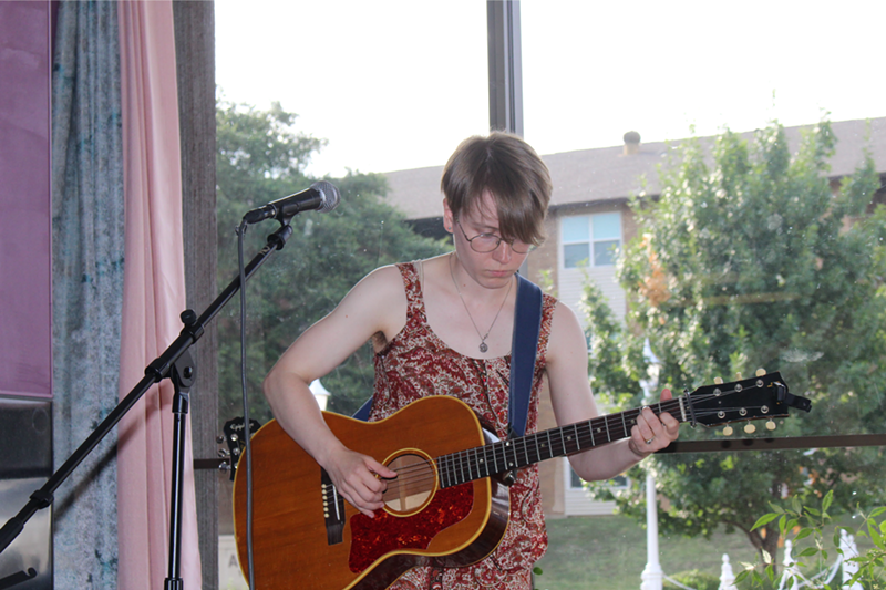 Image: Woman performing on stage