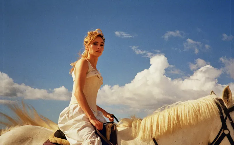 Image: Suki Waterhouse Once Thought People Would Laugh At Her Music, Now She Lives the Dream