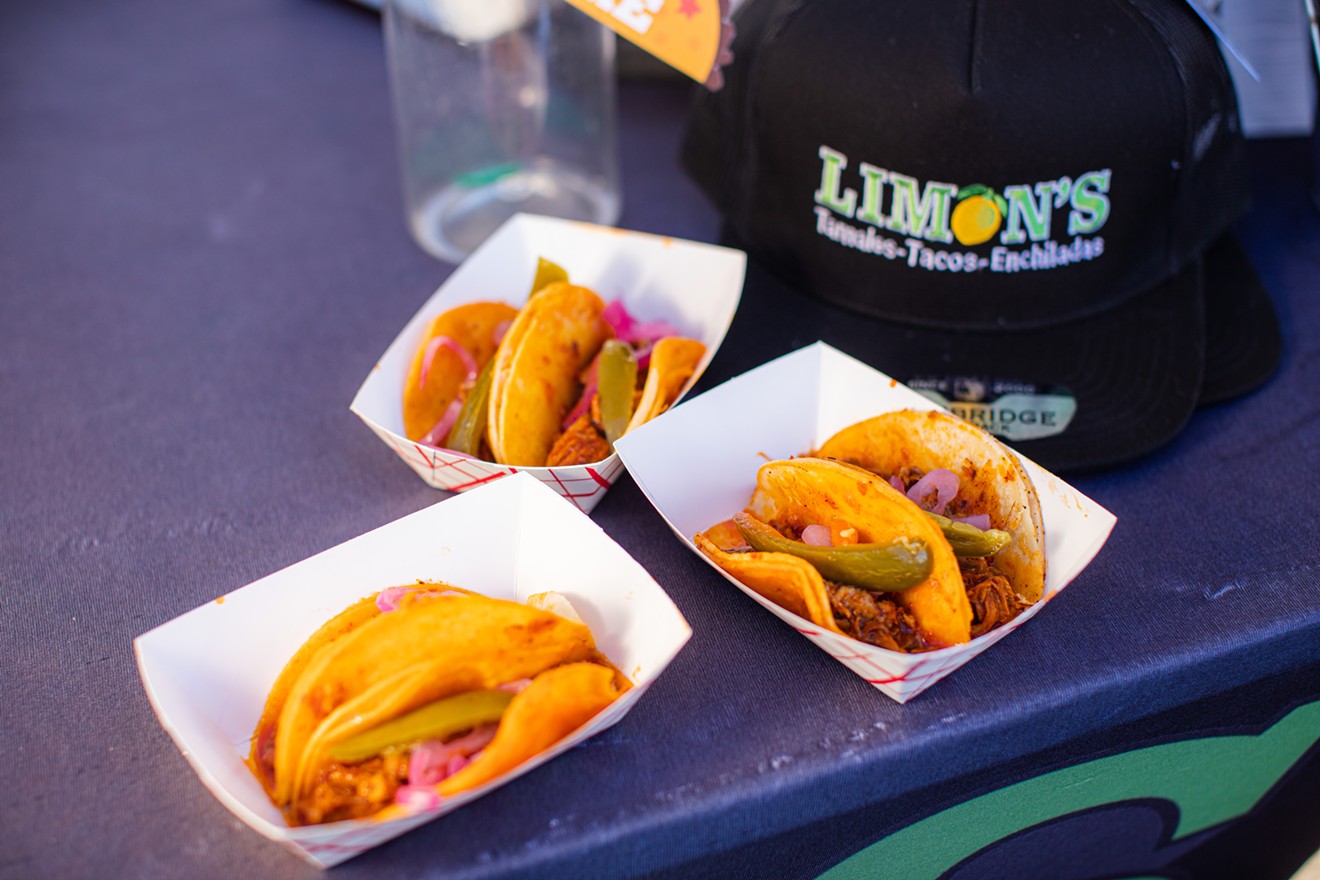 Limon's tacos de cochinita pibil.