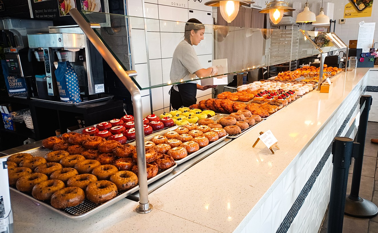 Twinkle Donuts in The Colony: A Story of Milk Buns, Fritters and a Glazed Wonderland