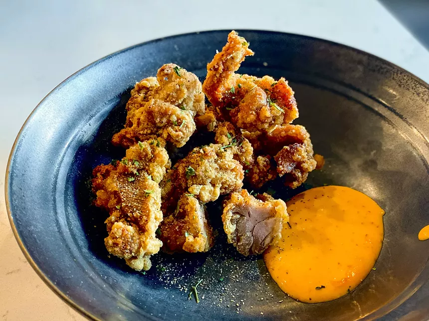 El karaage de pollo puede haber sido lo más destacado de la comida. - HANK GANÓ