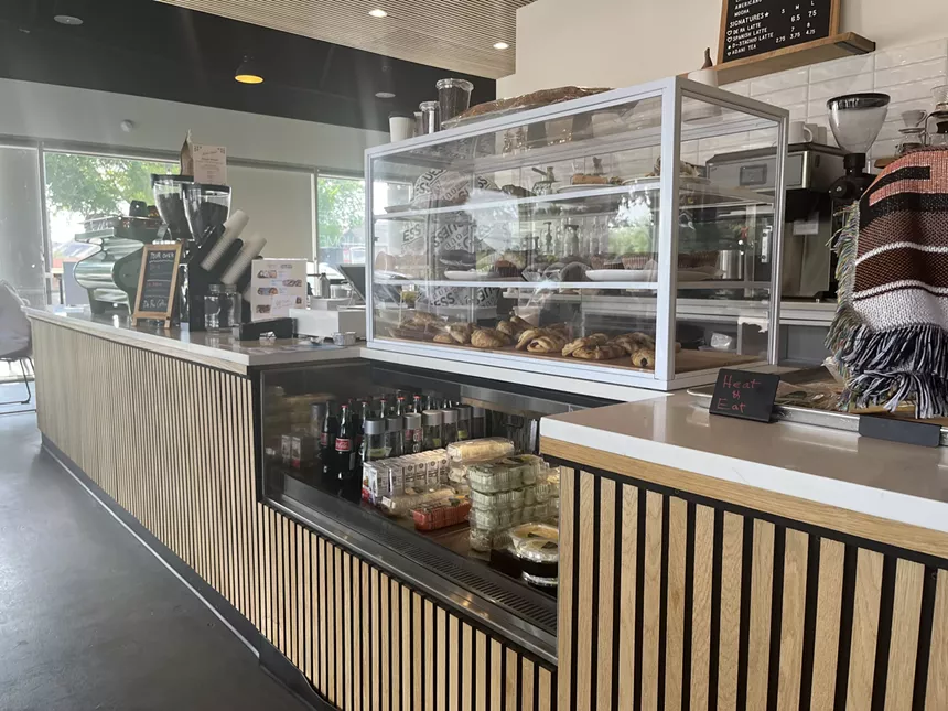 De Ra's pastry display