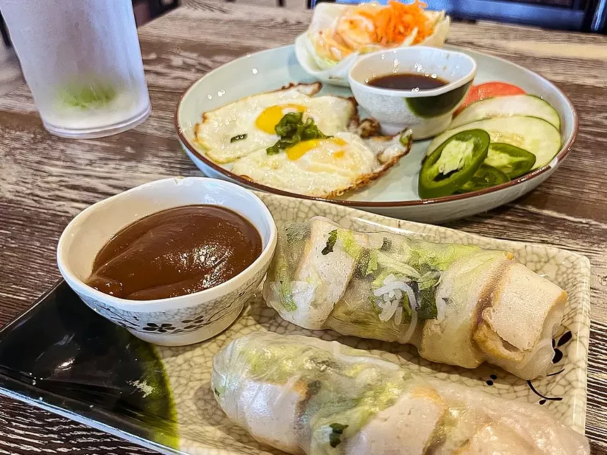 Spring rolls at Bep Nha