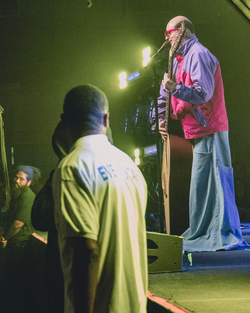 Oliver Tree shredded so hard at his Dallas stop his bowl-cut wig came flying off, to reveal the "friar fade 2000."