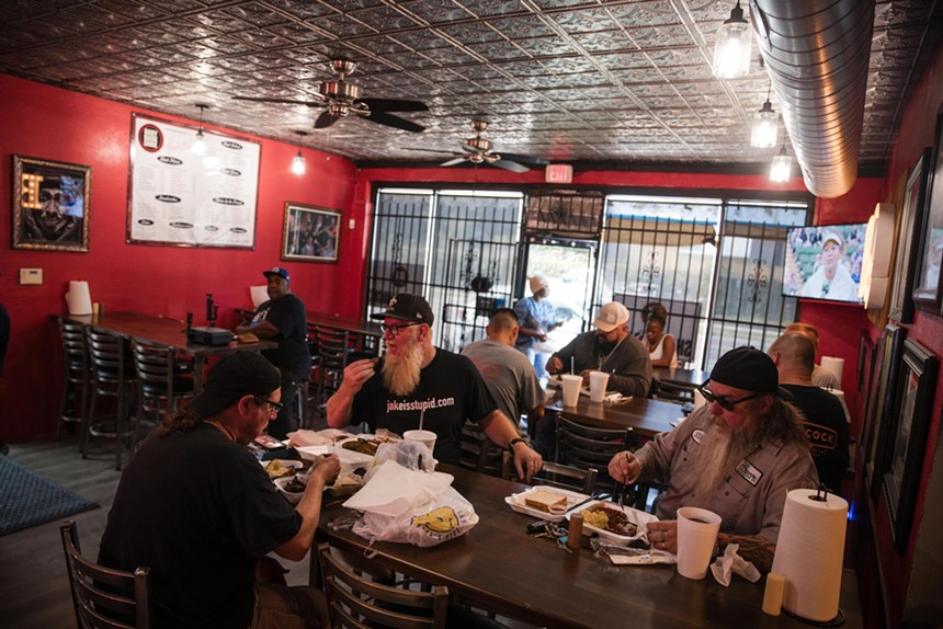 the dining room at baby back shak