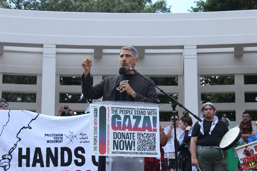 Students stand in solidarity with Palestine in Dallas, joining thousands of students across college campuses doing the same.