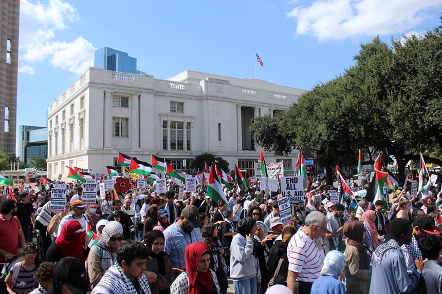 Students stand in solidarity with Palestine in Dallas, joining thousands of students across college campuses doing the same.