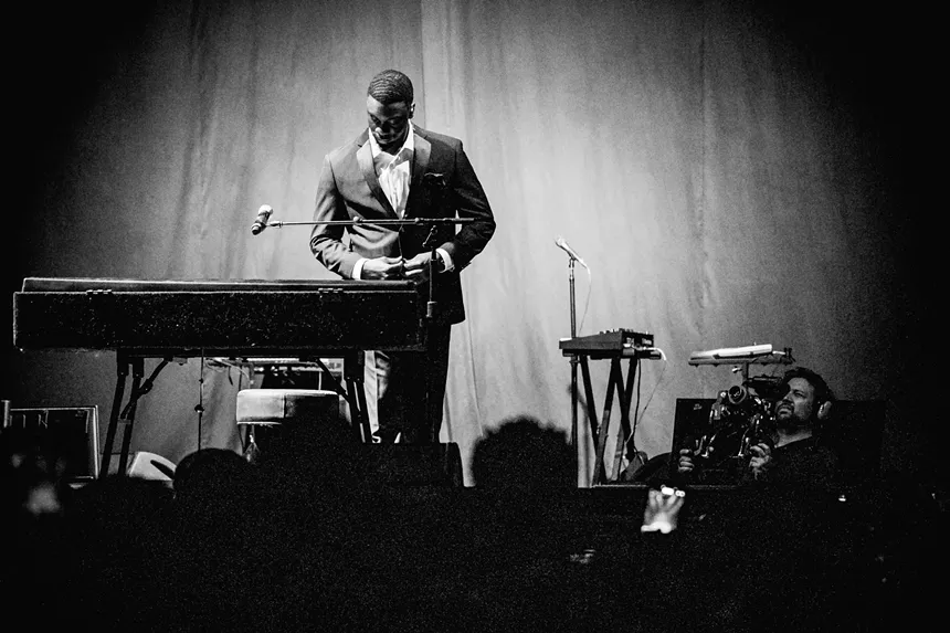 Review: Erykah Badu Delivers Afro-Futuristic Show in Deep