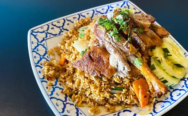 Tomyumkung Caf&eacute;: Duck In For Some Delicious Thai Cuisine