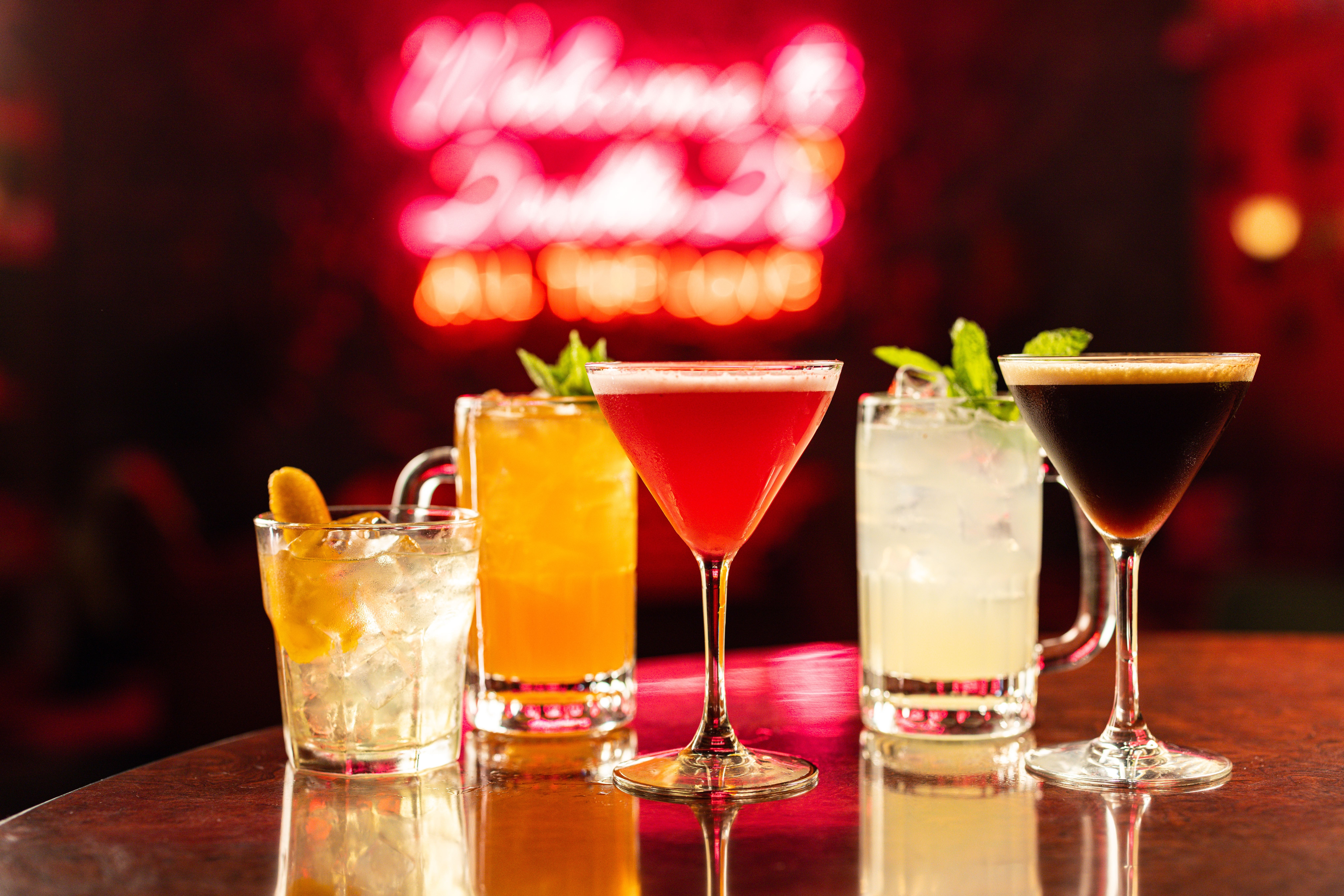 cocktails drinks bar