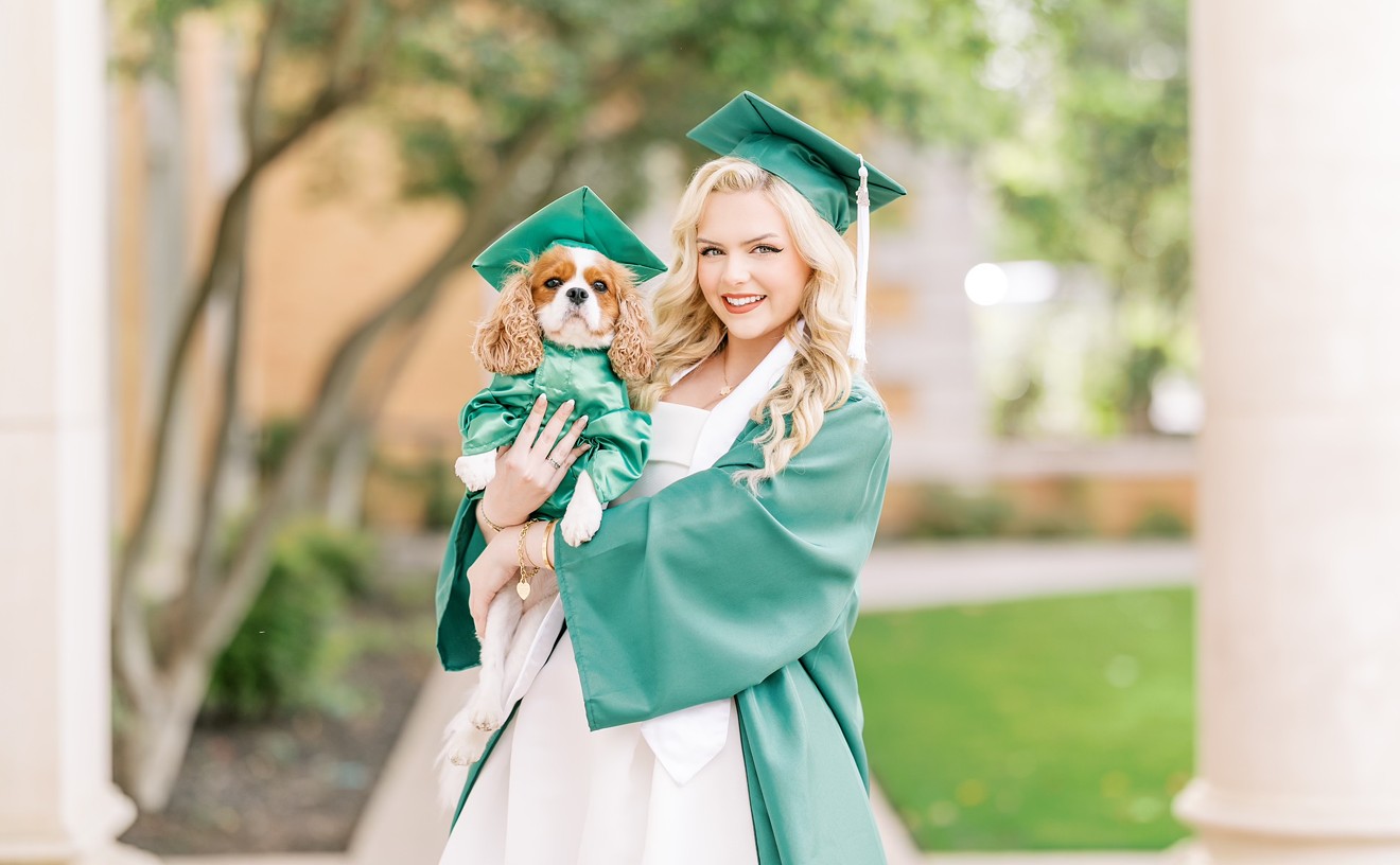 UNT Student Wins Over Social Media for Senior Photoshoot With  Dog
