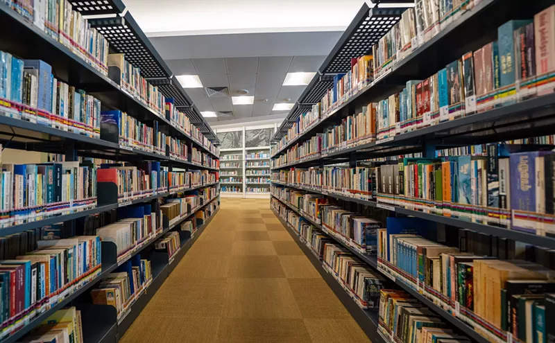 Image: 'Utterly Disastrous' New Law Is Emptying School Library Shelves