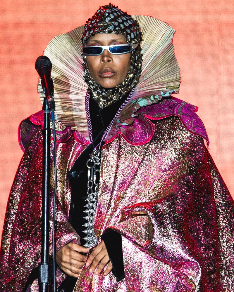 Image: Woman performing on stage