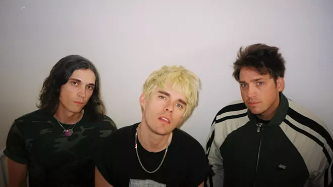 Image: Waterparks w/ iDKHOW