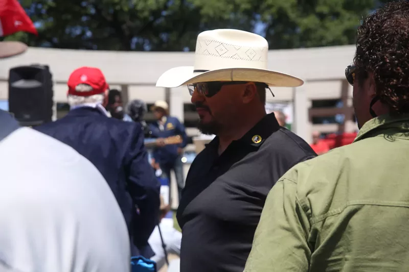 Image: His ideas and tactics are eyebrow-raisers. But that didn't stop Oath Keepers leader Stewart Rhodes from making deep political inroads and embedding himself and his group in law enforcement agencies.