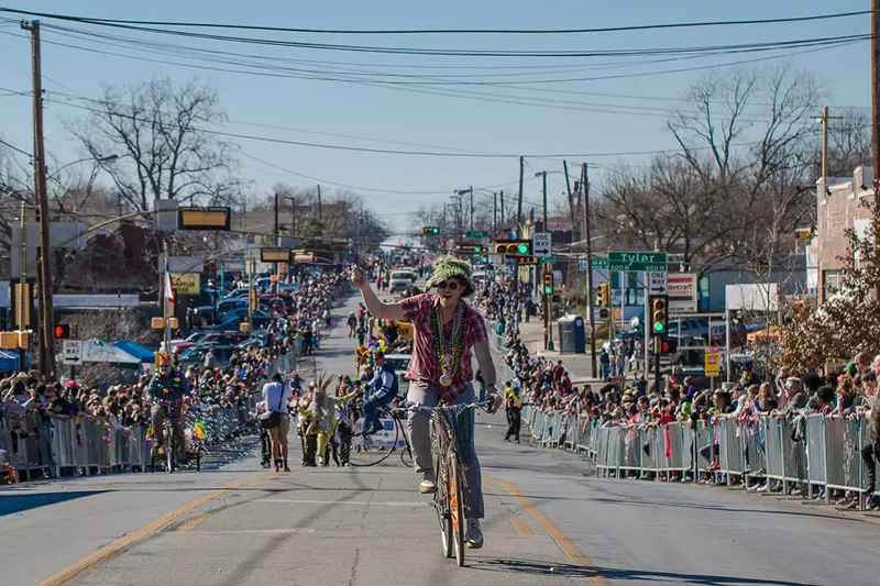Image: Mardi Gras Oak Cliff parade